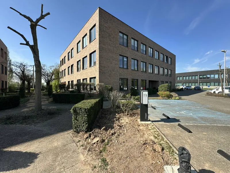 Bureau à louer - Entzheim (67960) - 209 m² - 2 351 €/mois
