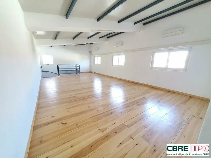 Bureau à louer - Ustaritz (64480) - 200 m² - 1 400 €/mois
