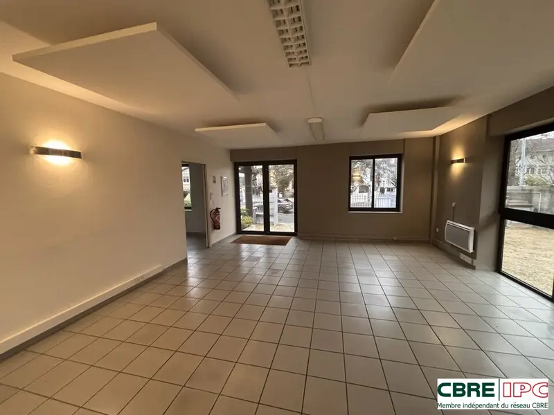 Bureau à louer - Pau (64000) - 424 m² - 4 000 €/mois