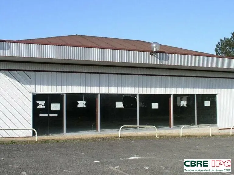 Local Commercial à louer - Mont-De-Marsan (40000) - 250 m² - 1 700 €/mois
