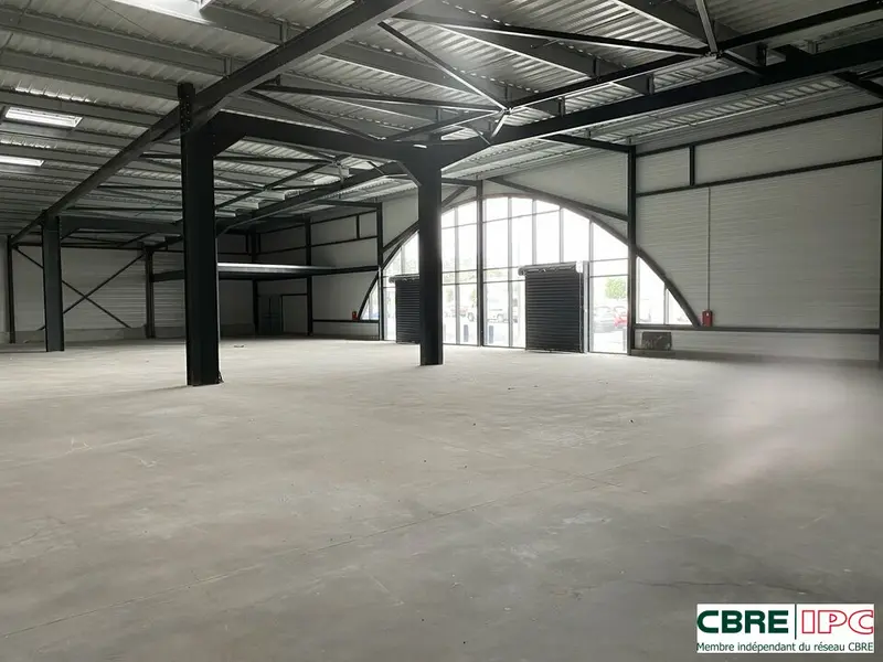 Local Commercial à louer - Hagetmau (40700) - 893 m² - 7 083 €/mois
