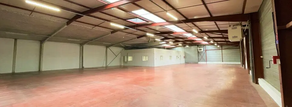 Entrepôt / Activité à louer - Corbas (69960) - 1749 m² - 16 032 €/mois