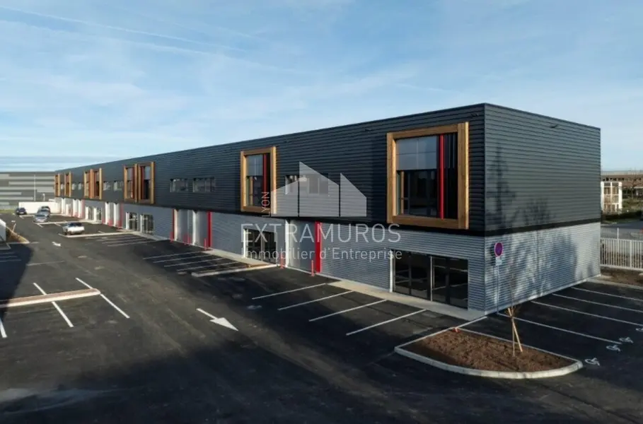 Entrepôt / Activité à louer - Saint-Quentin-Fallavier (38070) - 265 m² - 1 79...