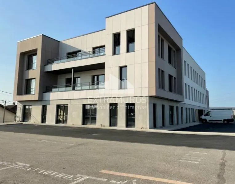 Bureau à louer - Limas (69400) - 273 m² - 4 450 €/mois