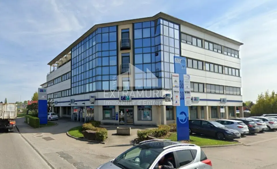 Bureau à louer - Chassieu (69680) - 238 m² - 2 380 €/mois