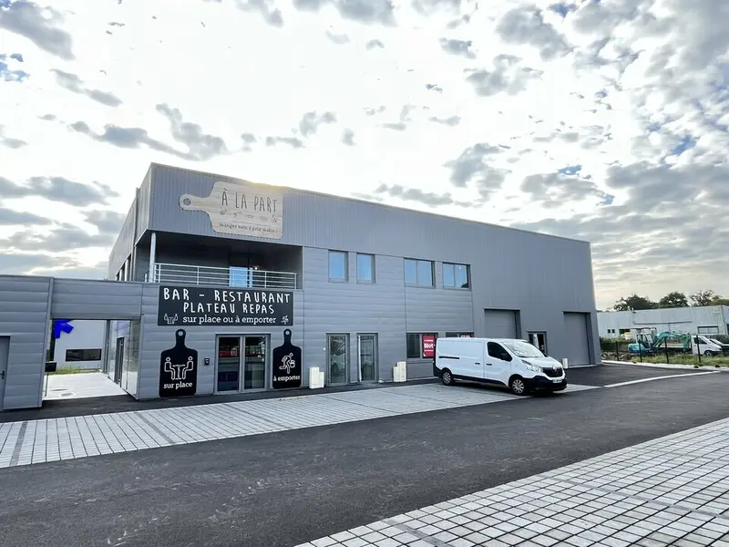 Local Commercial à vendre - Miniac-Morvan (35540) - 300 m²