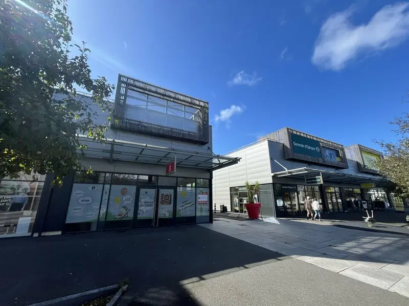 Local Commercial à louer - Pleurtuit (35730) - 200 m² - 2 166 €/mois