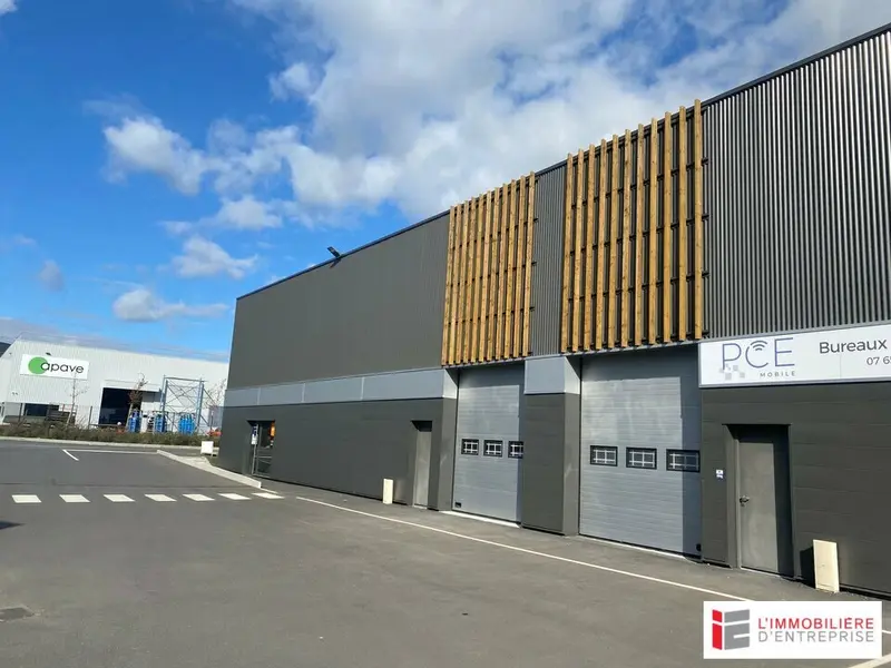 Entrepôt / Activité à louer - Pacé (35740) - 354 m² - 2 666 €/mois