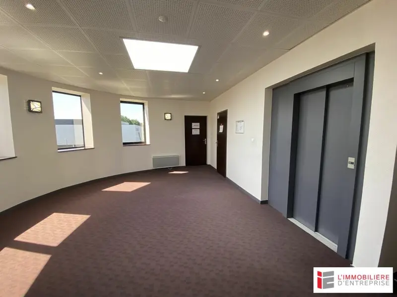 Bureau à louer - Montgermont (35760) - 85 m² - 1 062 €/mois
