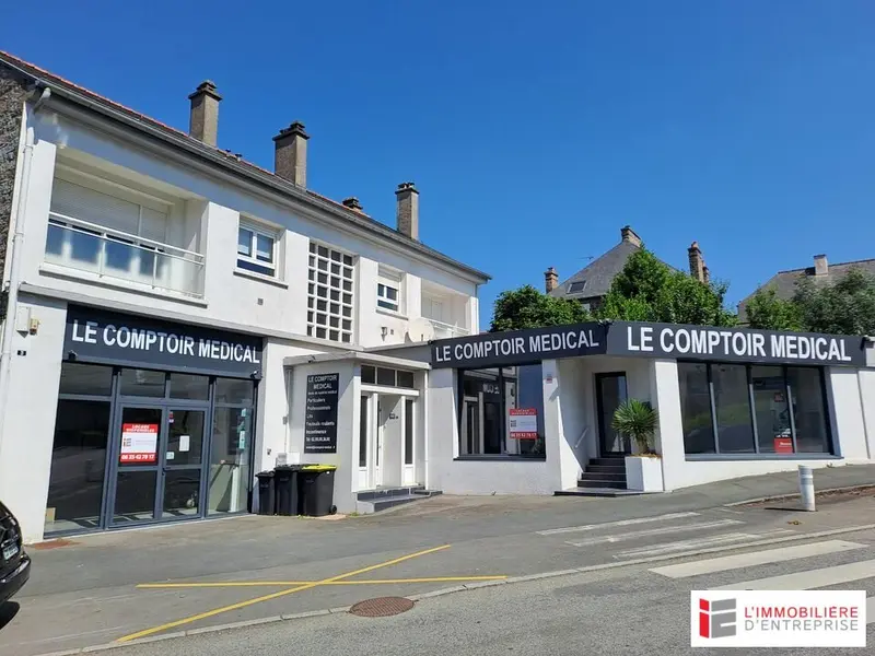 Local Commercial à louer - Fougères (35300) - 413 m² - 2 400 €/mois