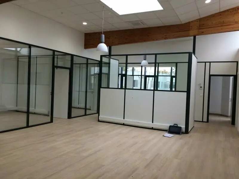 Bureau à louer - Vannes (56000) - 250 m² - 3 645 €/mois