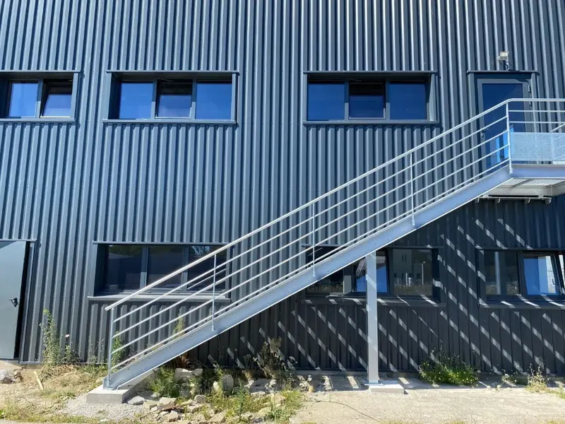 Bureau à louer - Plougoumelen (56400) - 220 m² - 1 500 €/mois