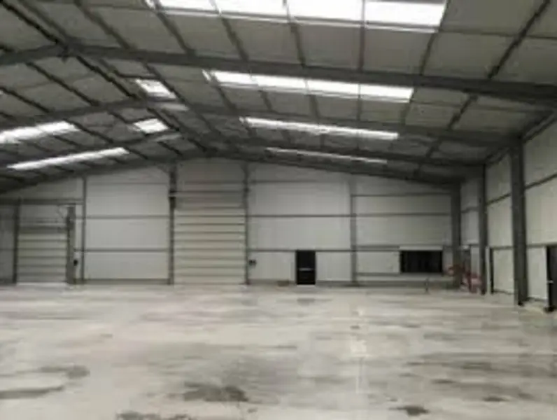 Local Commercial à louer - Saint-Martin-Des-Champs (29600) - 450 m² - 3 375 €...