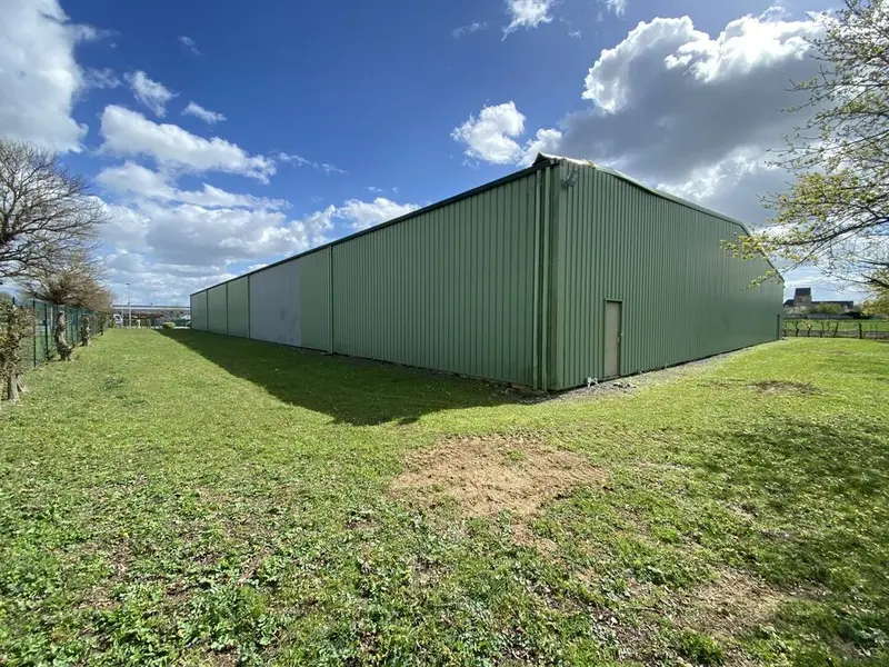 Entrepôt / Activité à louer - Carpiquet (14650) - 1325 m² - 6 625 €/mois