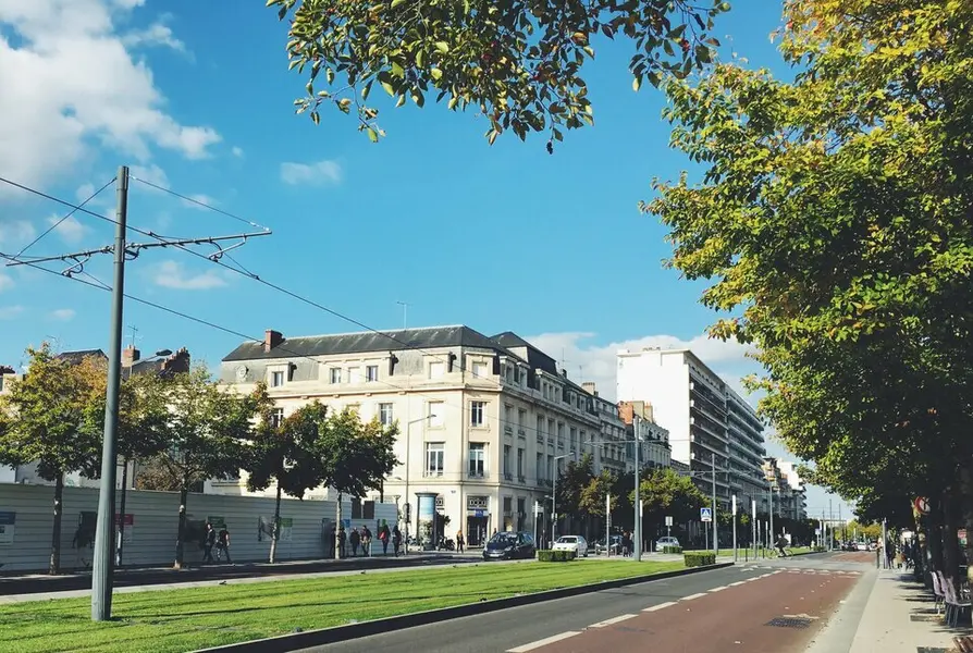 Entrepôt / Activité à louer - Angers (49100) - 330 m² - 3 000 €/mois
