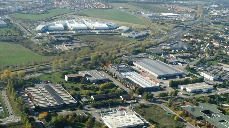 Entrepôt / Activité à vendre - Verrières-En-Anjou (49480) - 1100 m²