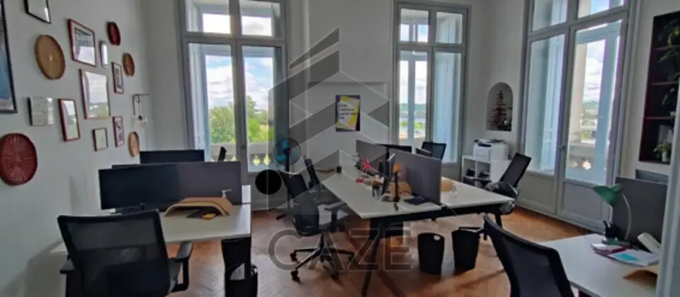 Bureau à louer - Bordeaux (33800) - 95 m² - 1 800 €/mois