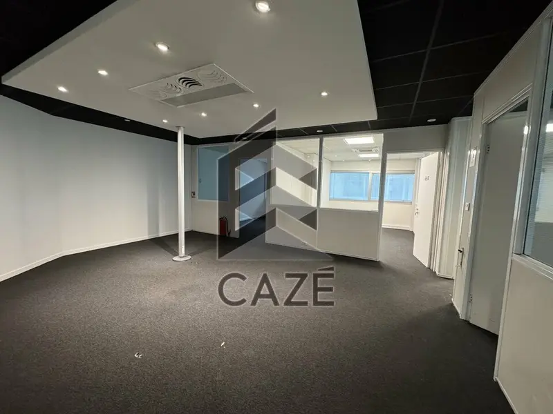 Bureau à louer - Cenon (33150) - 158 m² - 1 845 €/mois