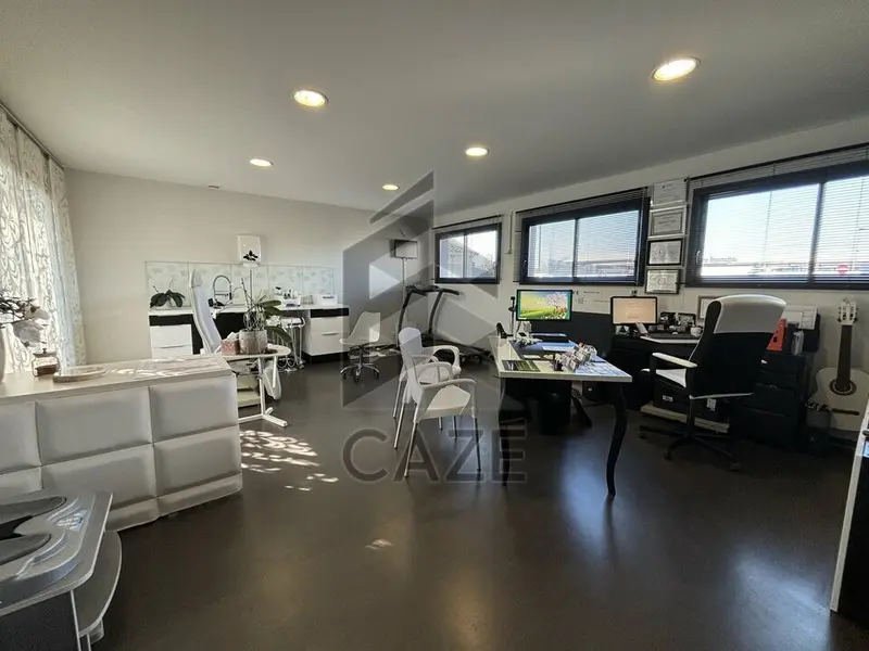 Bureau à vendre - Fargues-Saint-Hilaire (33370) - 100 m²