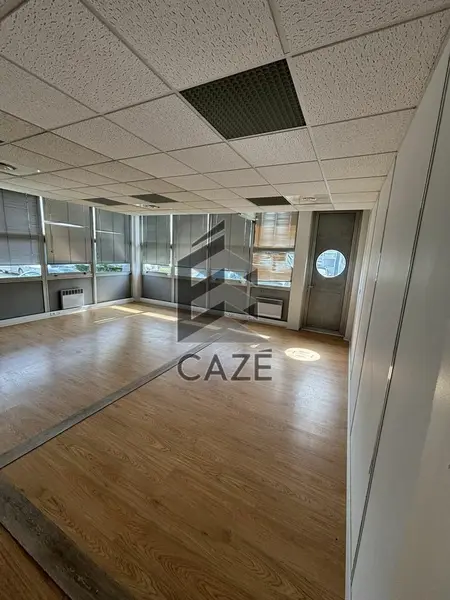 Bureau à louer - Bordeaux (33300) - 510 m² - 3 400 €/mois
