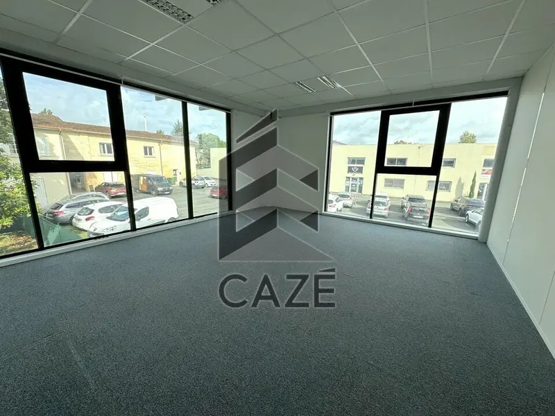 Bureau à louer - Lormont (33310) - 238 m² - 2 975 €/mois