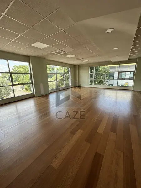 Bureau à louer - Floirac (33270) - 341 m² - 4 539 €/mois