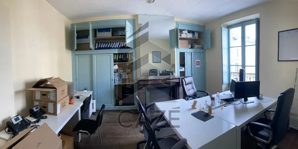 Bureau à louer - Bordeaux (33300) - 107 m² - 3 000 €/mois