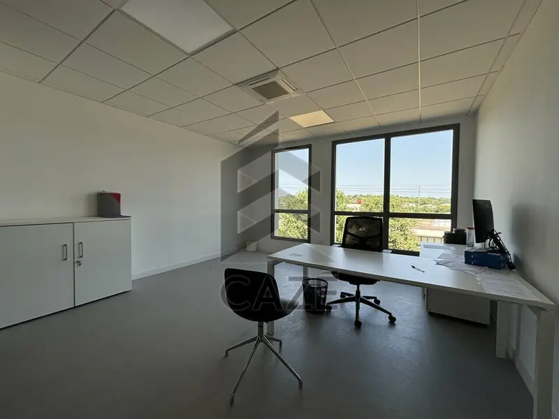 Bureau à louer - Artigues-Près-Bordeaux (33370) - 536 m² - 6 700 €/mois
