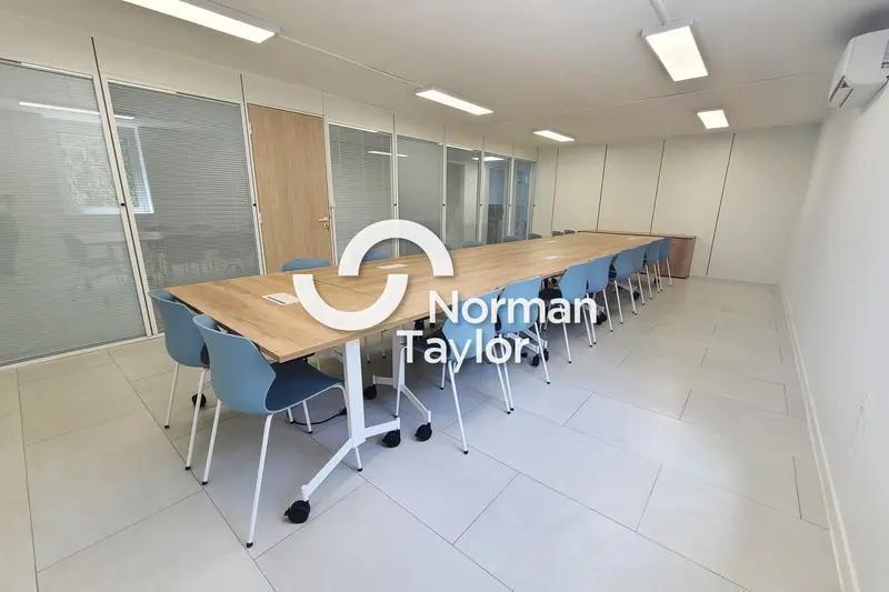 Bureau à louer - Béziers (34500) - 600 m² - 7 500 €/mois