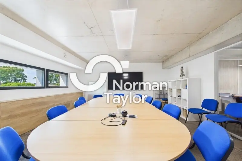 Bureau à vendre - Lattes (34970) - 329 m²