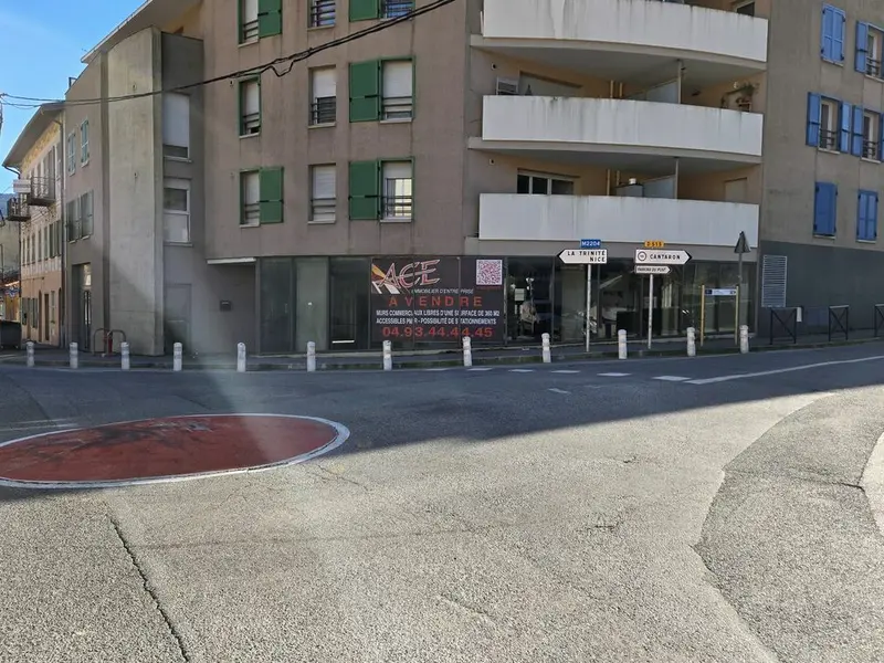 Local Commercial à louer - Drap (06340) - 361 m² - 3 800 €/mois