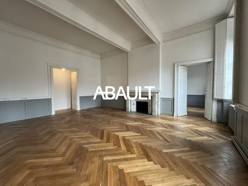 Bureau à louer - Toulouse (31000) - 221 m² - 3 300 €/mois