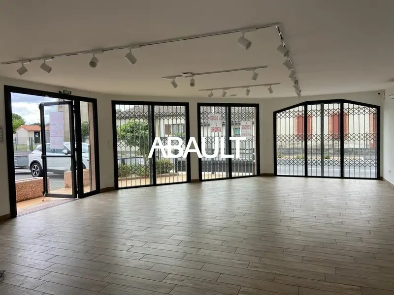 Local Commercial à louer - La Salvetat-Saint-Gilles (31880) - 108 m² - 1 500 ...