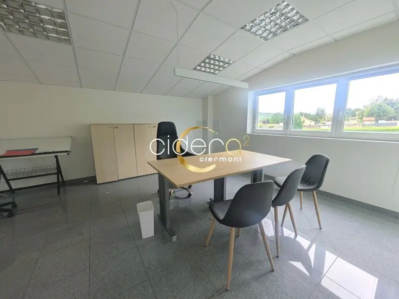 Bureau à louer - Saint-Amant-Tallende (63450) - 132 m² - 1 300 €/mois