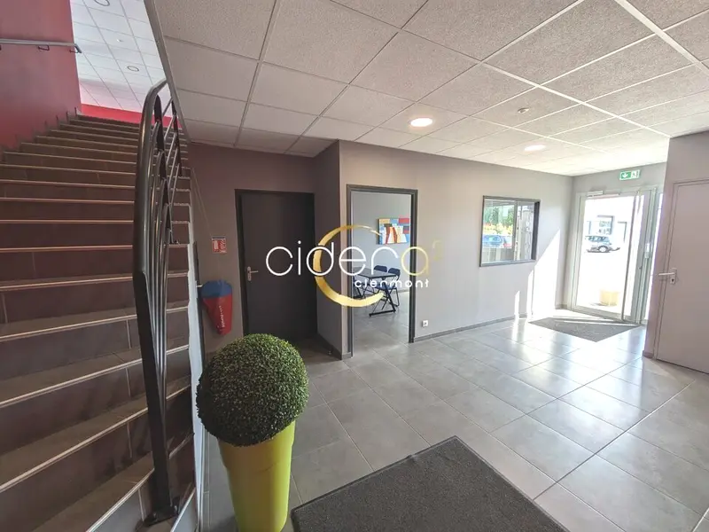 Bureau à louer - Aubière (63170) - 137 m² - 1 461 €/mois