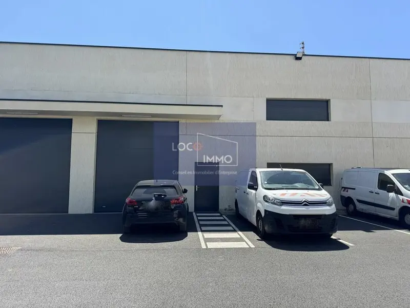 Entrepôt / Activité à louer - Izon (33450) - 224 m² - 1 400 €/mois