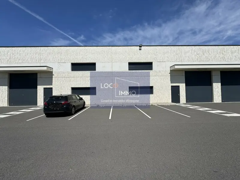Entrepôt / Activité à louer - Izon (33450) - 448 m² - 3 000 €/mois