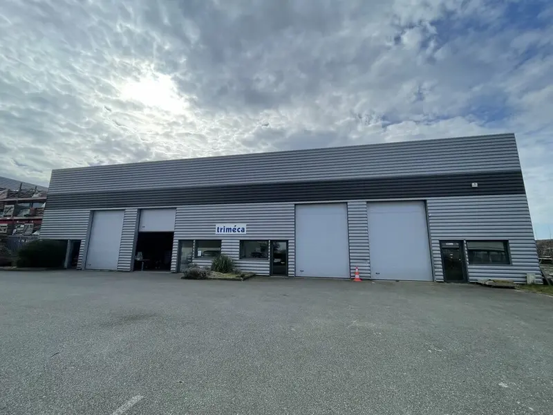 Entrepôt / Activité à louer - Bassens (33530) - 760 m² - 5 826 €/mois