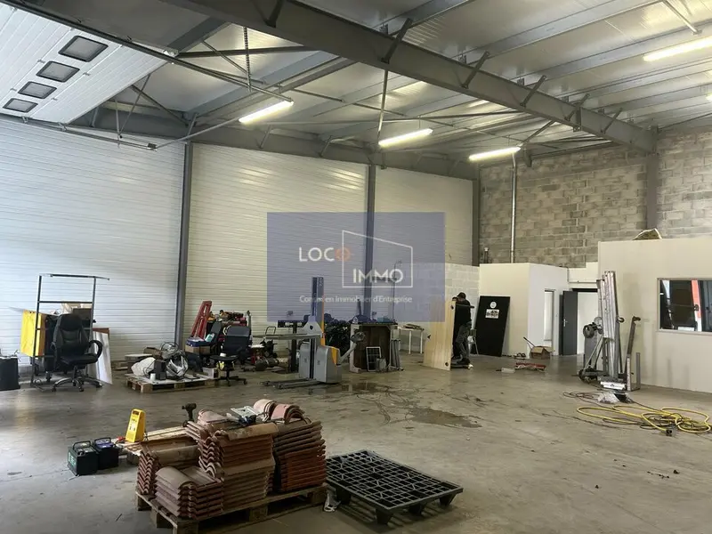 Entrepôt / Activité à louer - Canéjan (33610) - 286 m² - 2 320 €/mois