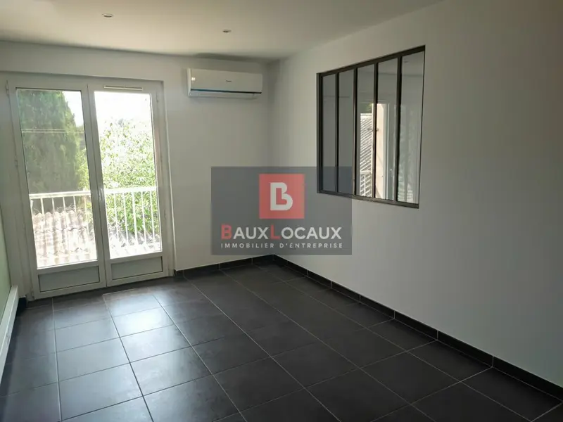 Bureau à louer - Salon-De-Provence (13300) - 82 m² - 1 200 €/mois