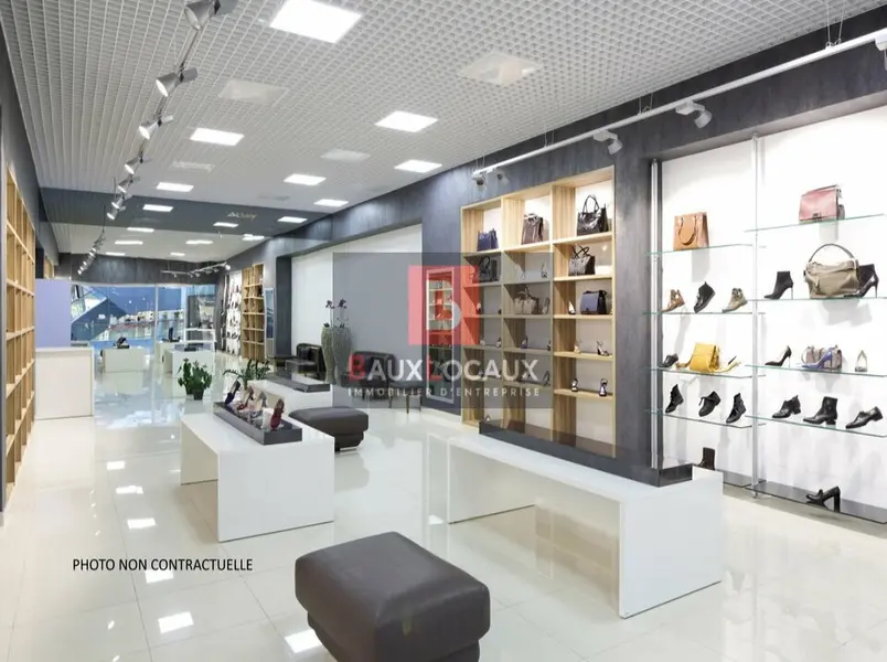 Local Commercial à louer - Avignon (84000) - 235 m² - 6 666 €/mois