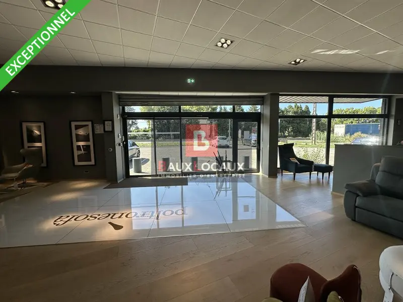 Local Commercial à louer - Avignon (84000) - 1100 m² - 9 583 €/mois