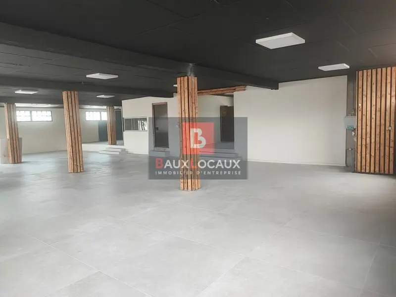 Entrepôt / Activité à louer - Lambesc (13410) - 350 m² - 3 000 €/mois