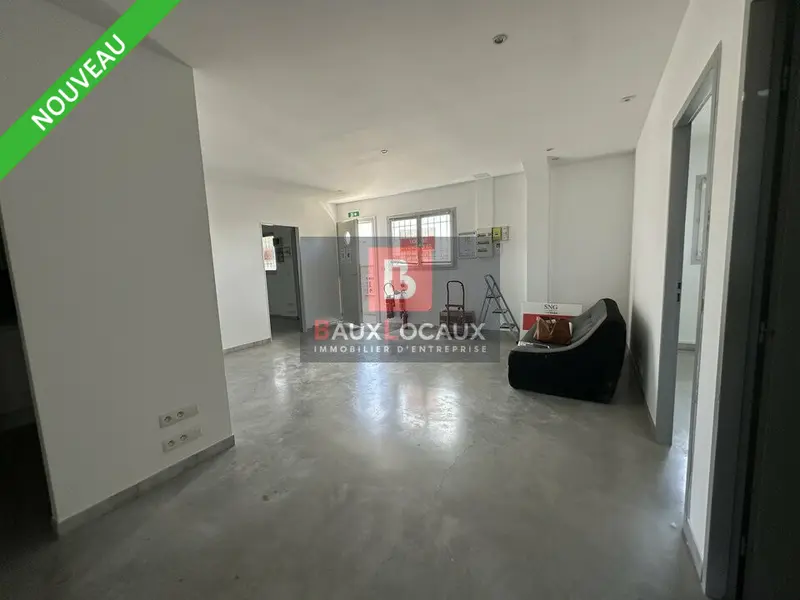 Bureau à vendre - Vedène (84270) - 153 m²