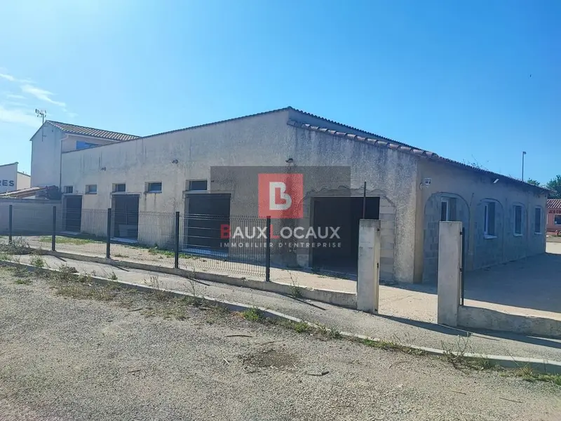Local Commercial à vendre - Saint-Martin-De-Crau (13310) - 143 m²