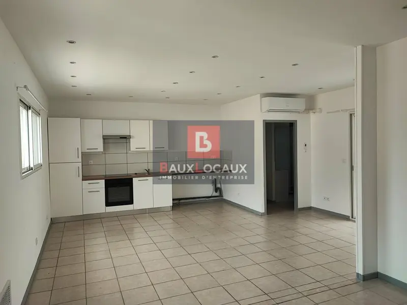 Bureau à louer - Istres (13800) - 80 m² - 800 €/mois