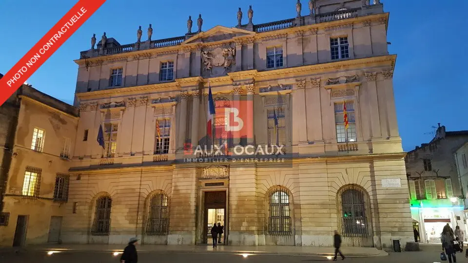Bureau à vendre - Arles (13200) - 690 m²