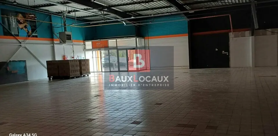 LOCAL COMMERCIAL A LOUER