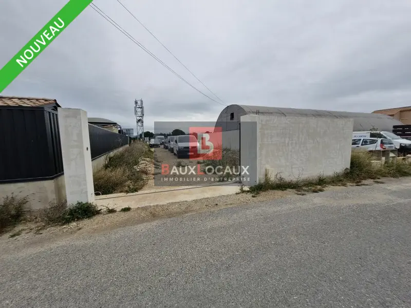 Terrain à louer - La Fare-Les-Oliviers (13580) - 1800 m² - 3 500 €/mois