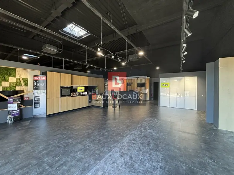 Local Commercial à louer - Les Angles (30133) - 501 m² - 5 427 €/mois
